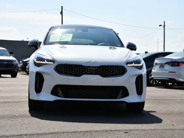 Used 2022 Kia Stinger GT2 image 2