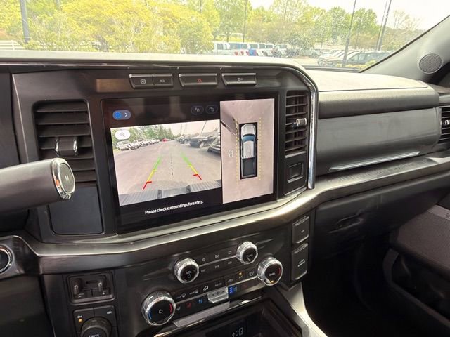 Used 2023 Ford F350 Lariat image 2