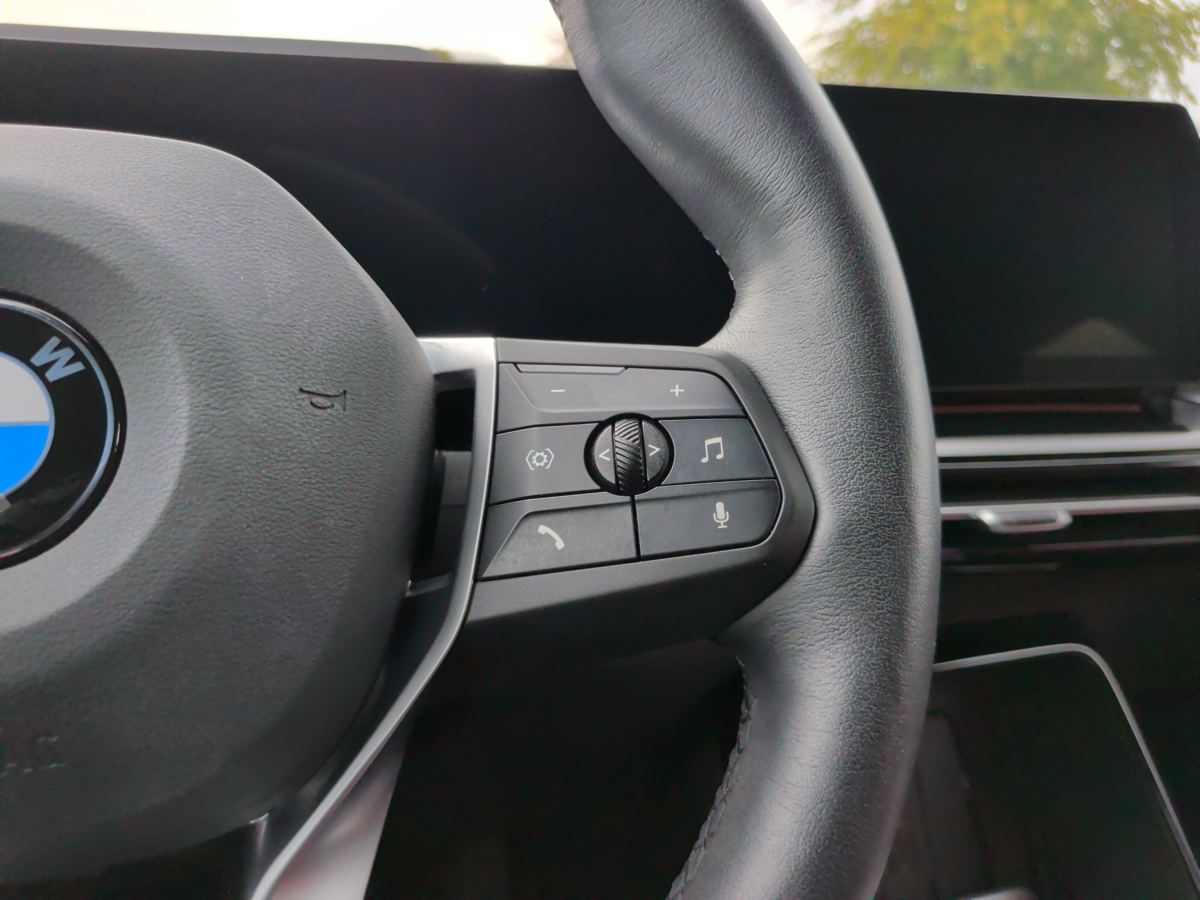 Used 2025 BMW X1 xDrive28i AWD/4WD image 22