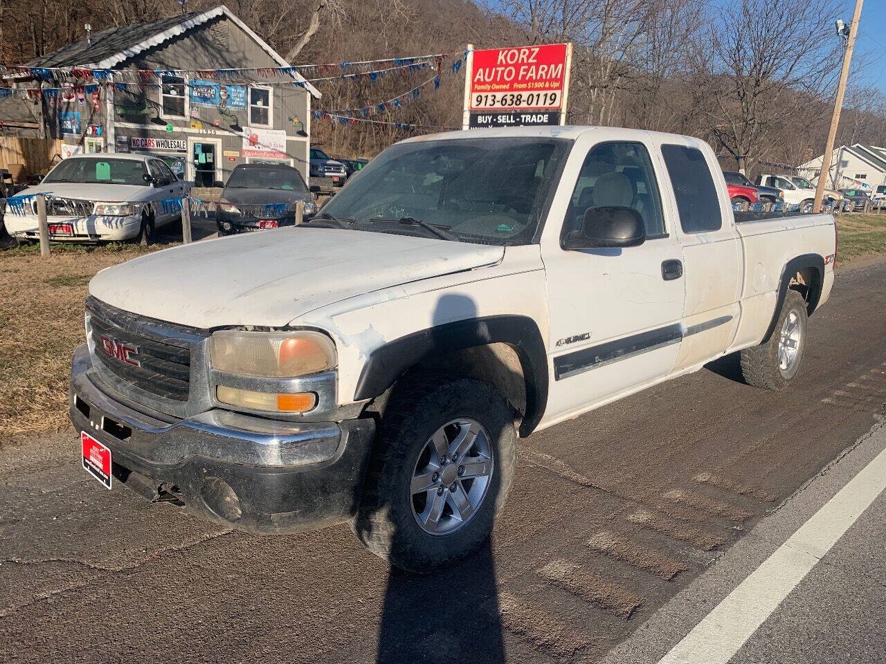 Used 2003 GMC Sierra 1500 SLE w/ Off-Road Package AWD/4WD image 2