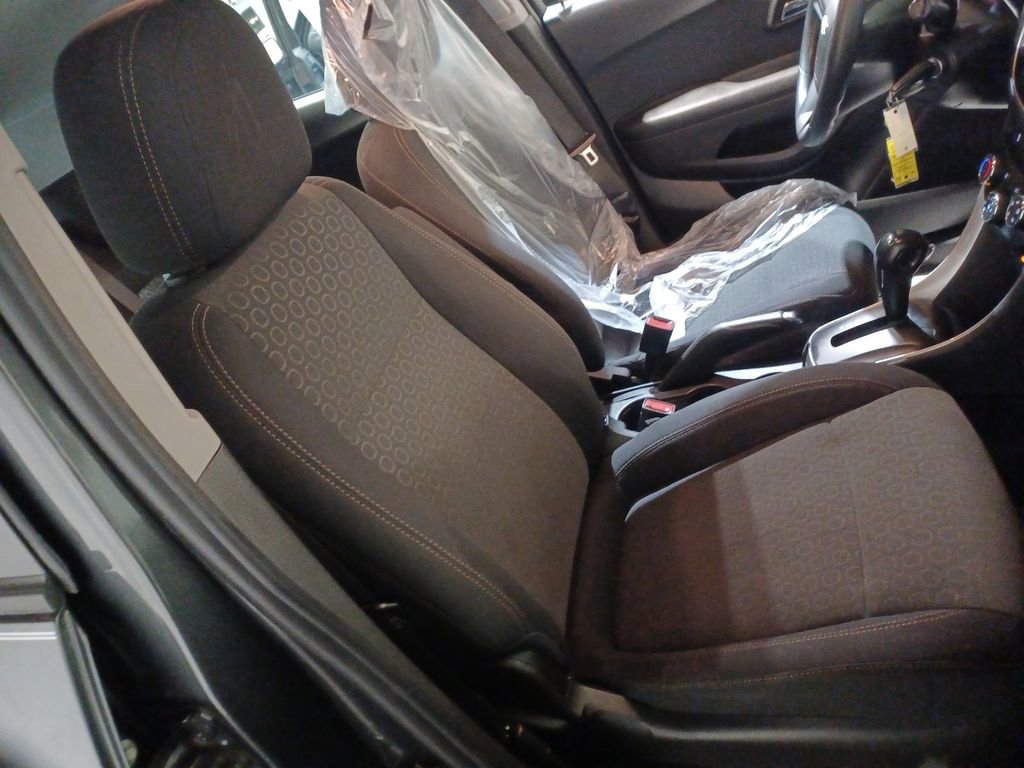 Used 2020 Chevrolet Trax LS image 23