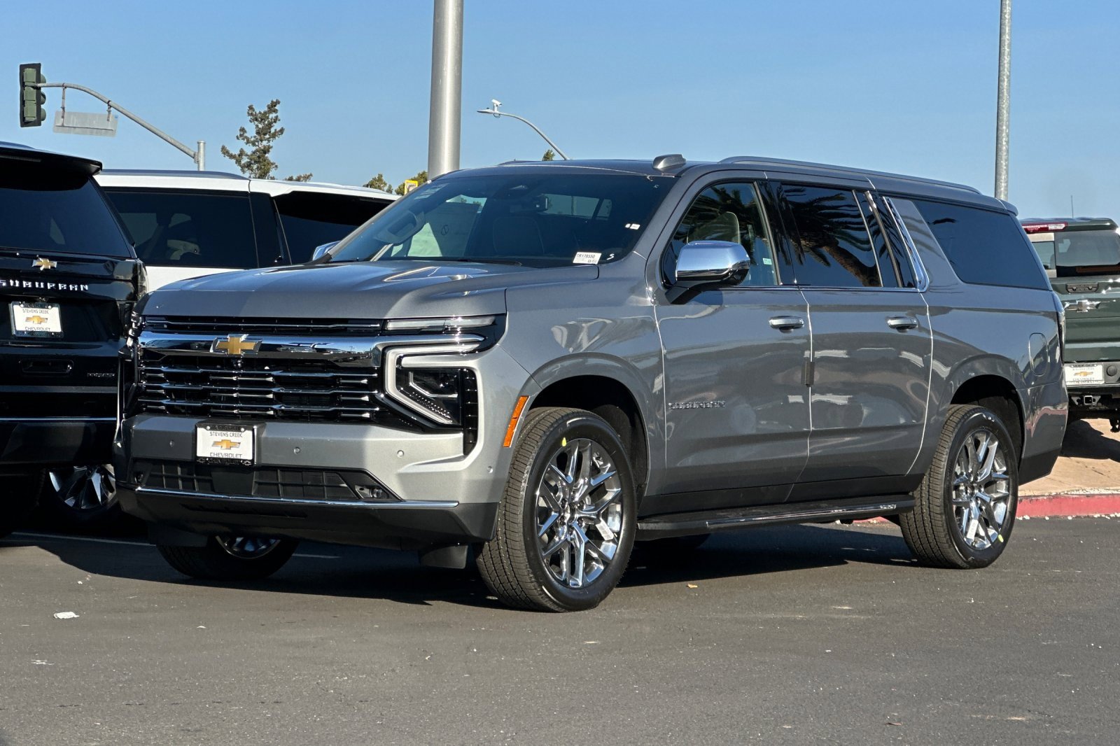 New 2026 Chevrolet Suburban Premier image 8