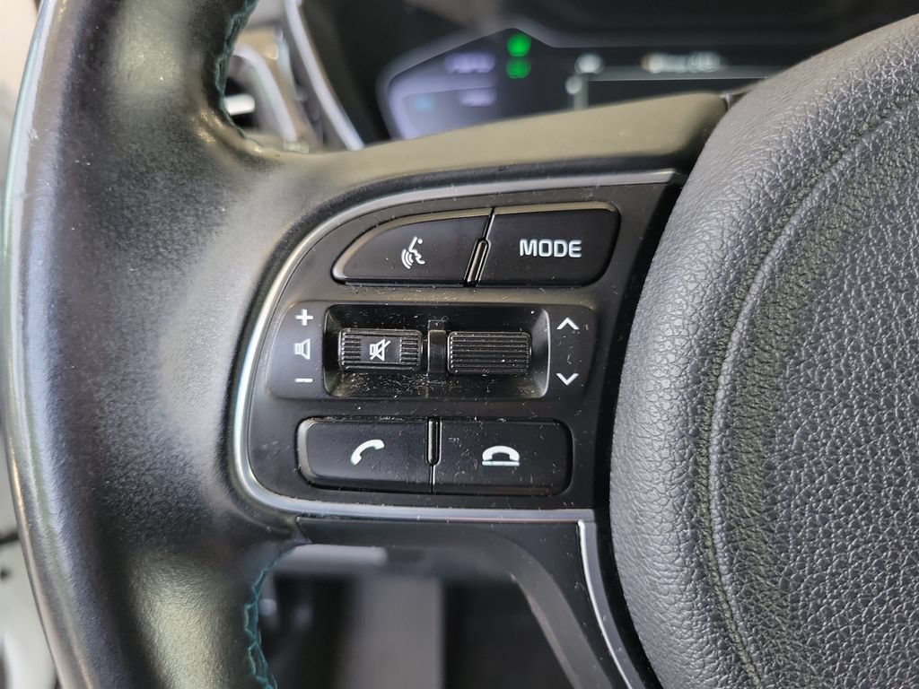 Used 2021 Kia Niro EX FWD image 19
