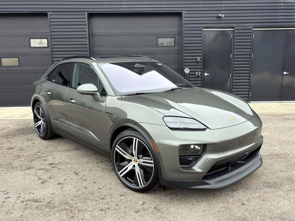 Used 2024 Porsche Macan 4 Electric image 12