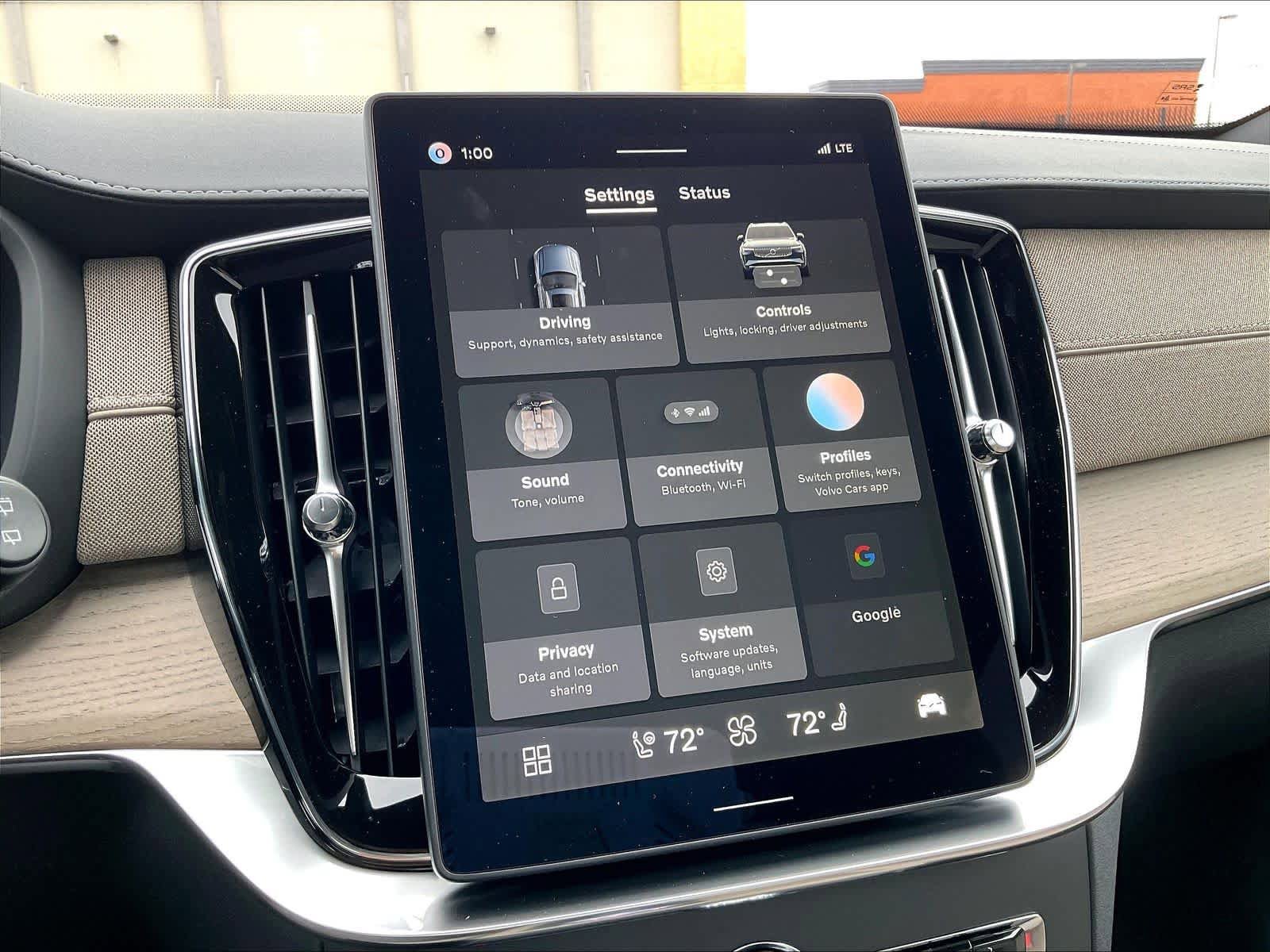 New 2026 Volvo XC90 B6 Plus w/ Protection Package Premier image 22
