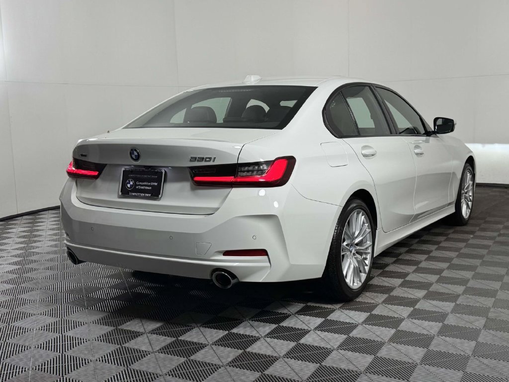 Used 2023 BMW 330i xDrive Sedan w/ Driving Assistance Package AWD/4WD image 10