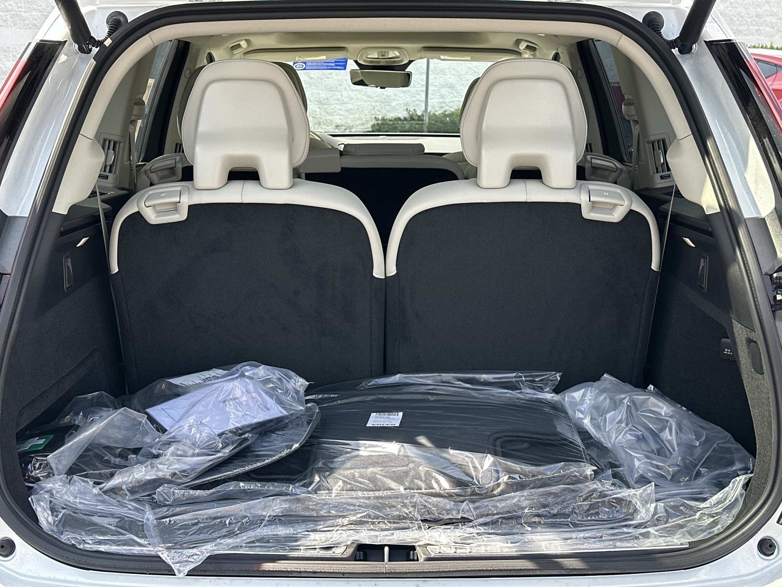 New 2026 Volvo XC90 T8 Ultra w/ Protection Package Premier image 19