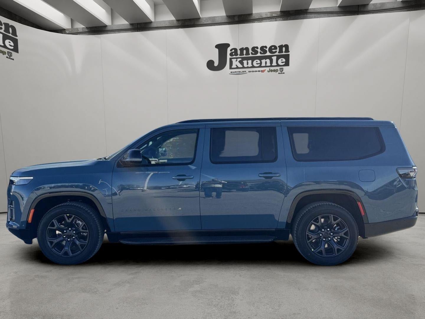New 2026 Jeep Grand Wagoneer L Limited AWD/4WD image 1