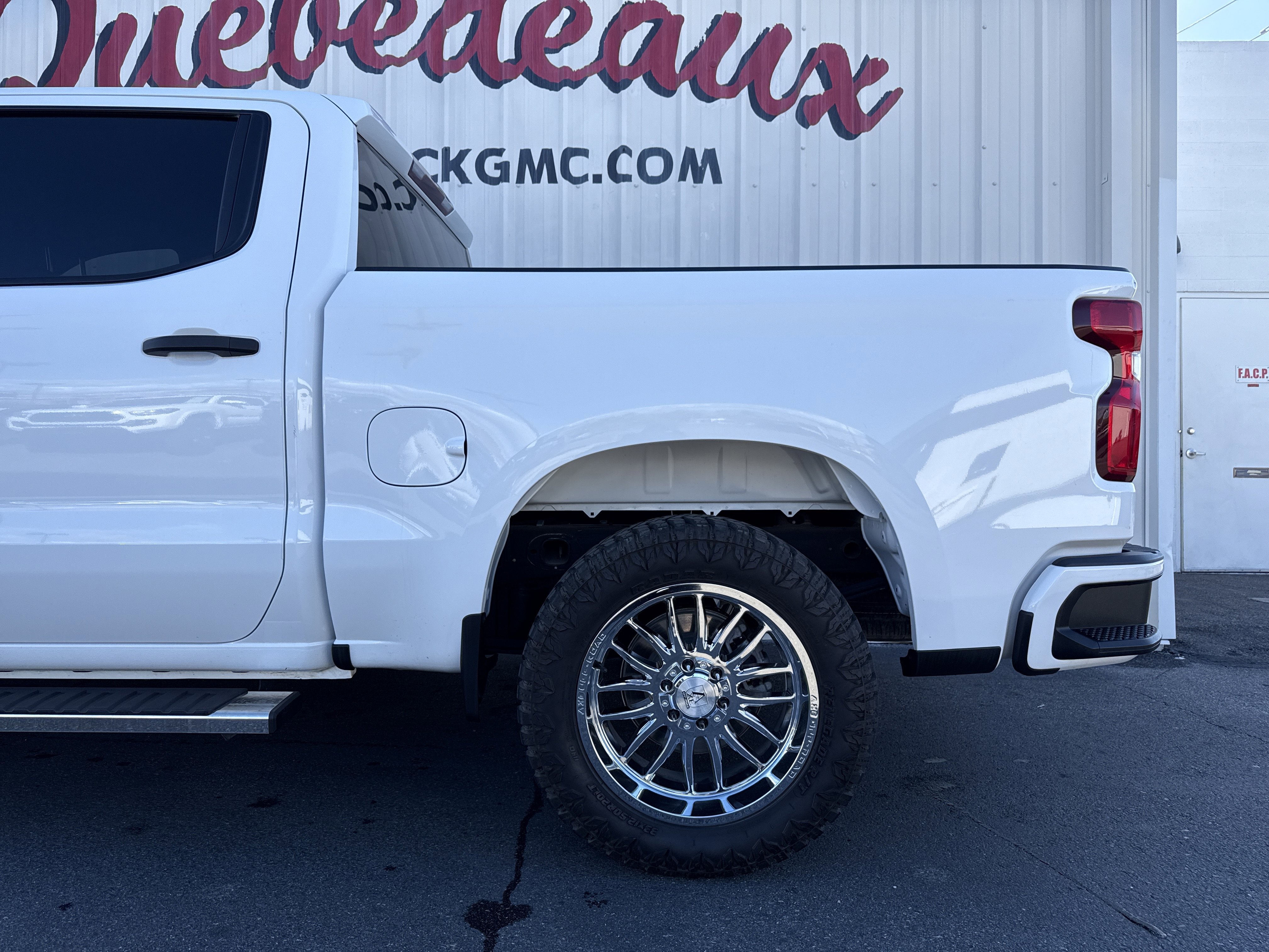 Used 2020 Chevrolet Silverado 1500 Custom w/ Custom Value Package image 2