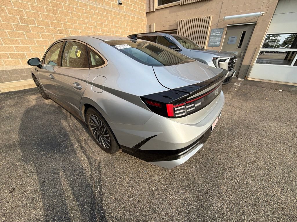 Used 2025 Hyundai Sonata SEL FWD image 5