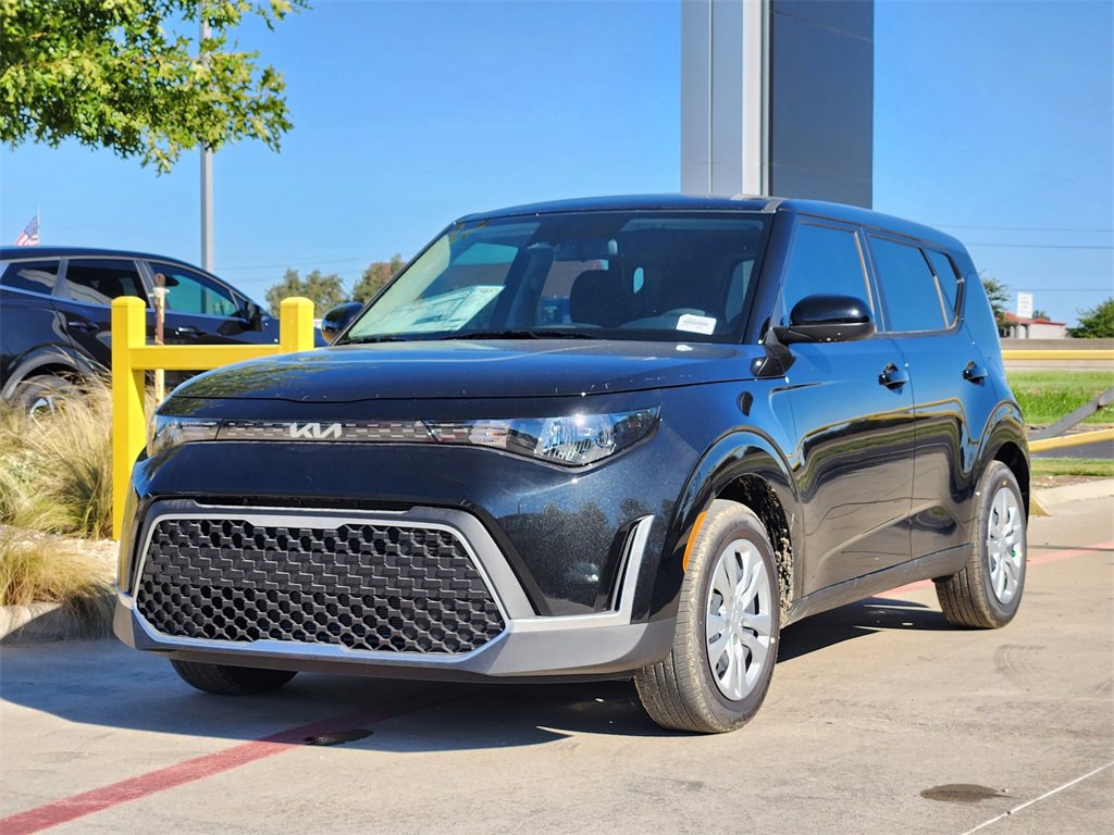 New 2025 Kia Soul LX image 2