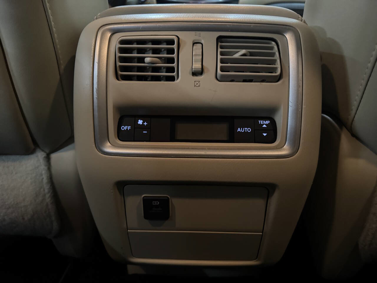 Used 2019 INFINITI QX60 Luxe w/ Essential Package image 26