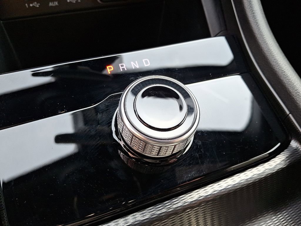 Used 2025 Jeep Grand Cherokee Laredo image 14