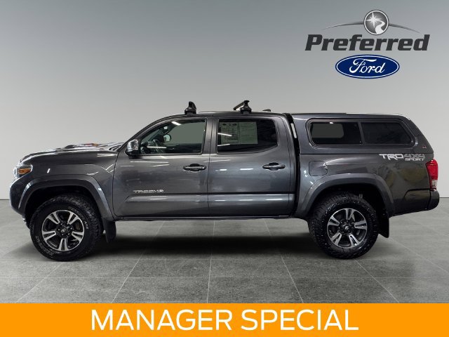 Used 2017 Toyota Tacoma TRD Sport AWD/4WD image 9