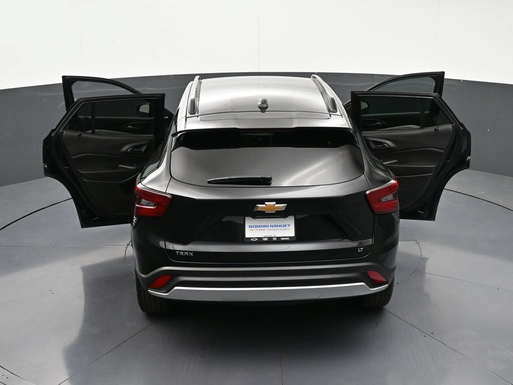 Used 2024 Chevrolet Trax LT FWD image 36