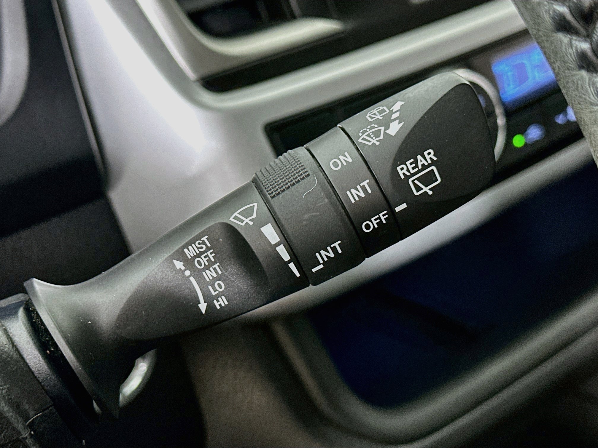 Used 2019 Toyota Highlander SE w/ Nightshade Edition AWD/4WD image 21