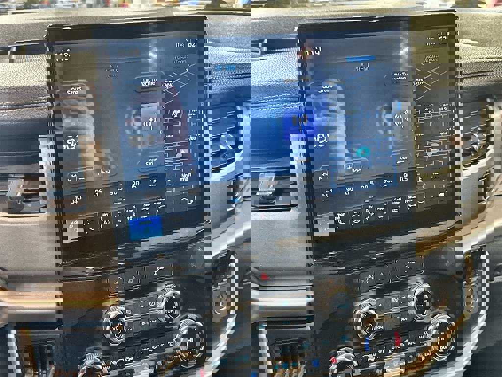 Used 2024 Ford Expedition Max XLT image 19