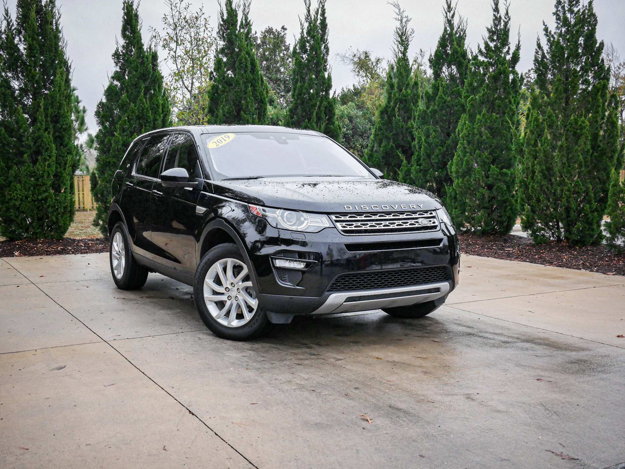Used 2019 Land Rover Discovery Sport HSE image 2