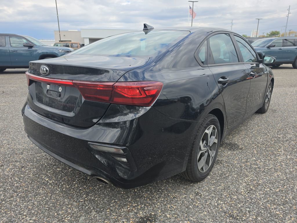 Used 2021 Kia Forte LXS image 9
