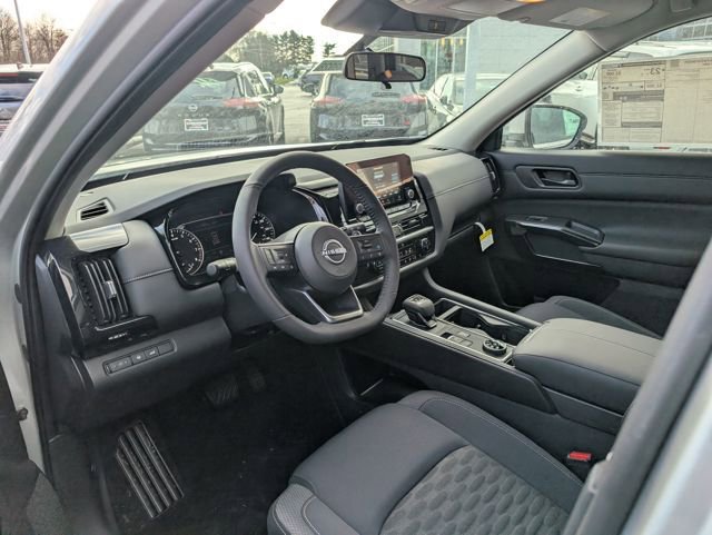 New 2025 Nissan Pathfinder SL image 13
