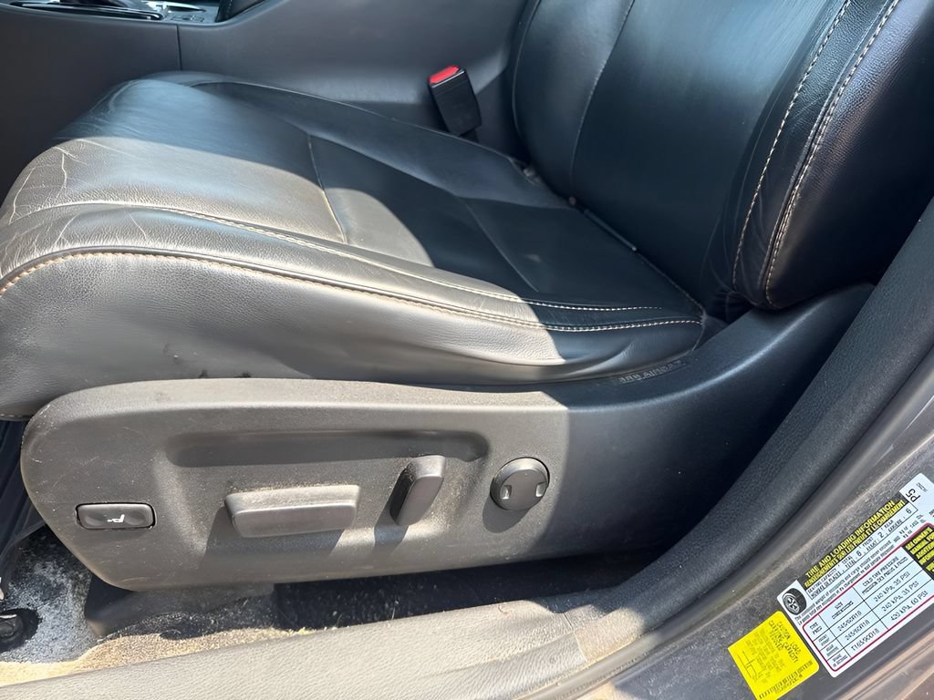 Used 2015 Toyota Highlander XLE AWD/4WD image 12