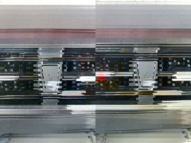 New 2025 Volkswagen Tiguan SE image 35