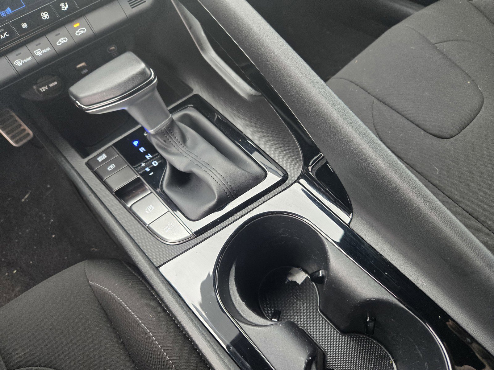 Used 2025 Hyundai Elantra SEL w/ Cargo Package image 17