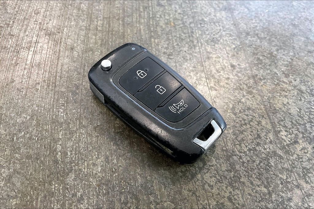 Used 2022 Hyundai Venue SEL image 11