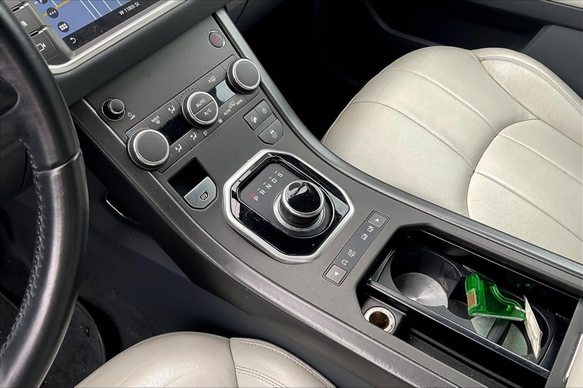 Used 2018 Land Rover Range Rover Evoque SE AWD/4WD image 15