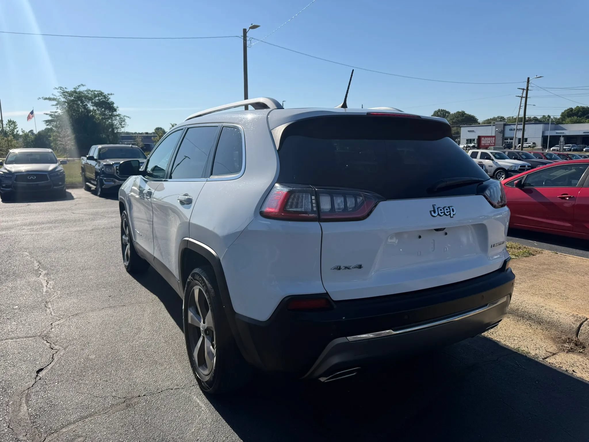 Used 2021 Jeep Cherokee Limited AWD/4WD image 5