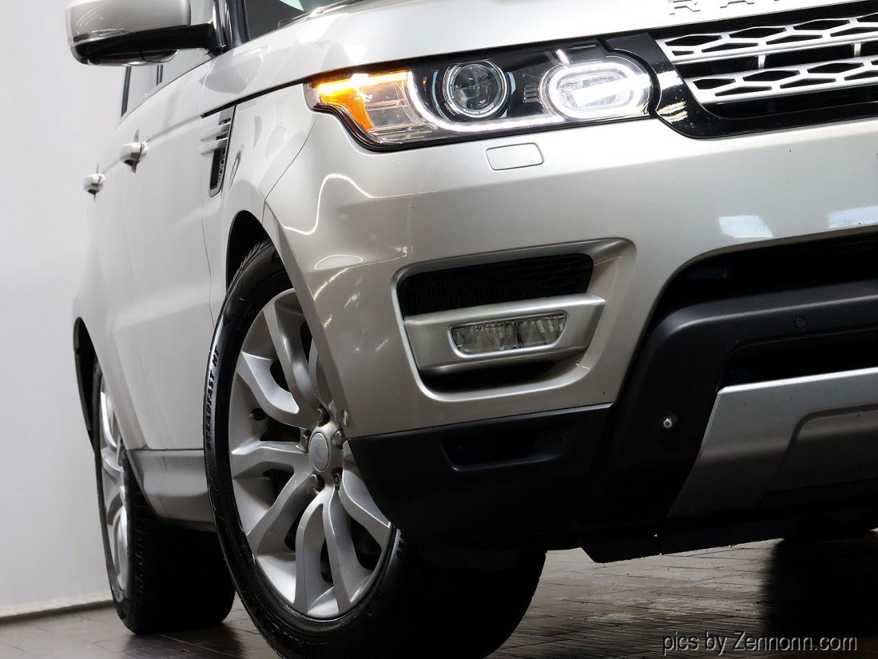 Used 2015 Land Rover Range Rover Sport HSE AWD/4WD image 4
