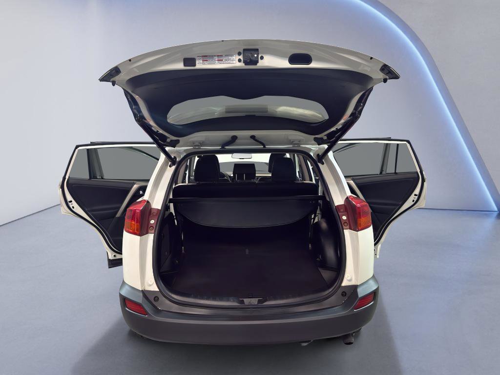 Used 2015 Toyota RAV4 Limited w/ Technology Package image 9