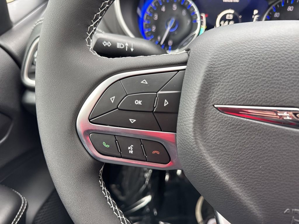 New 2026 Chrysler Pacifica Select image 11