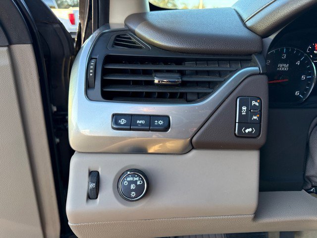 Used 2018 Chevrolet Suburban Premier image 25