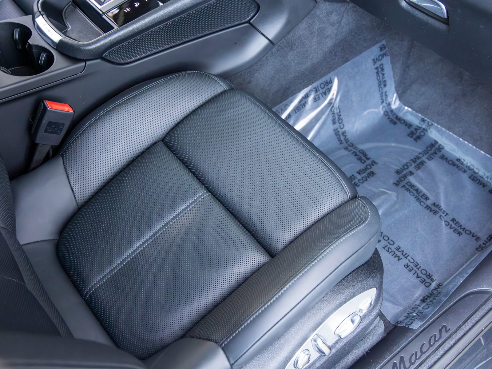 Certified 2024 Porsche Macan image 58