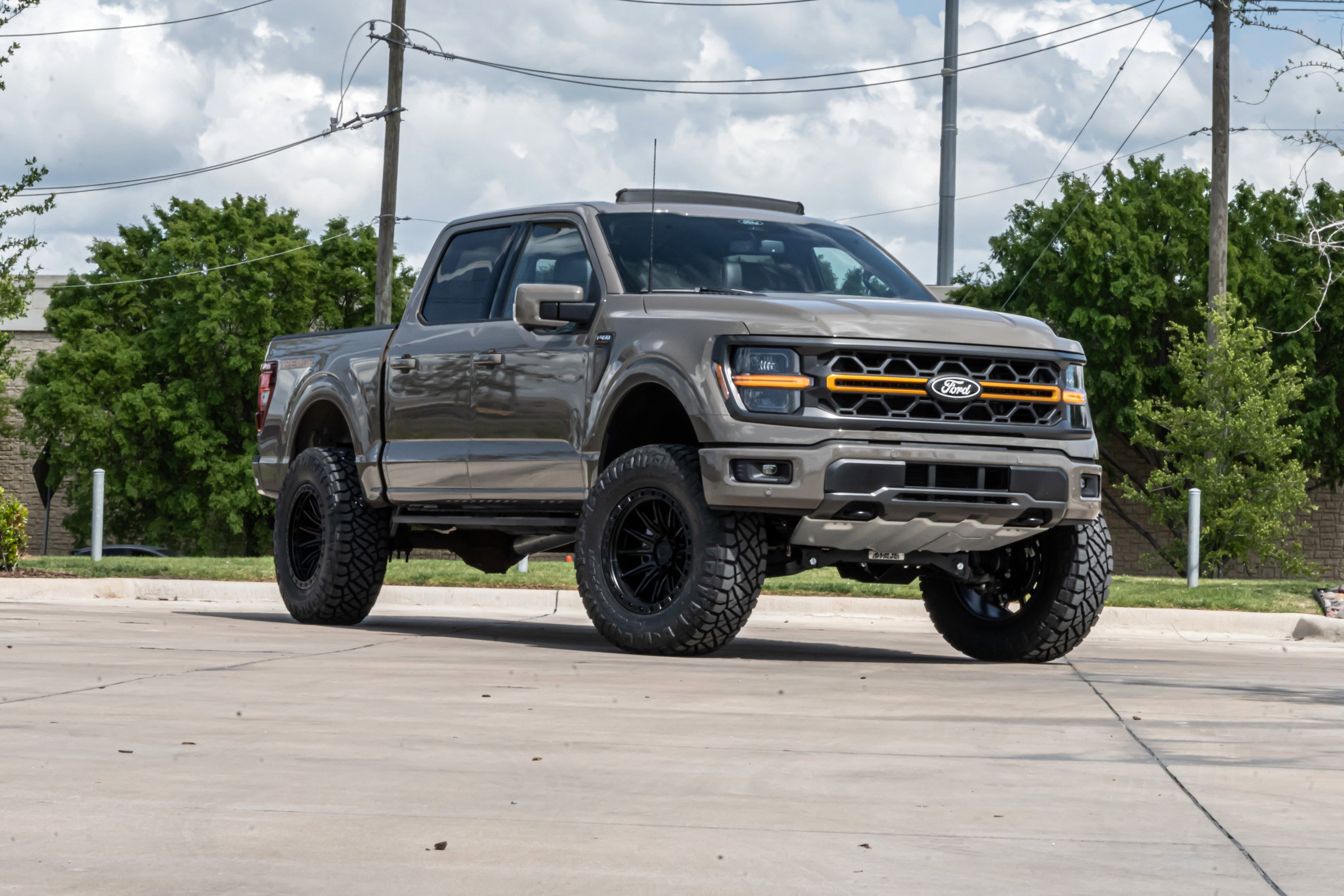 Used 2026 Ford F150 Tremor w/ Equipment Group 402B MID AWD/4WD image 2