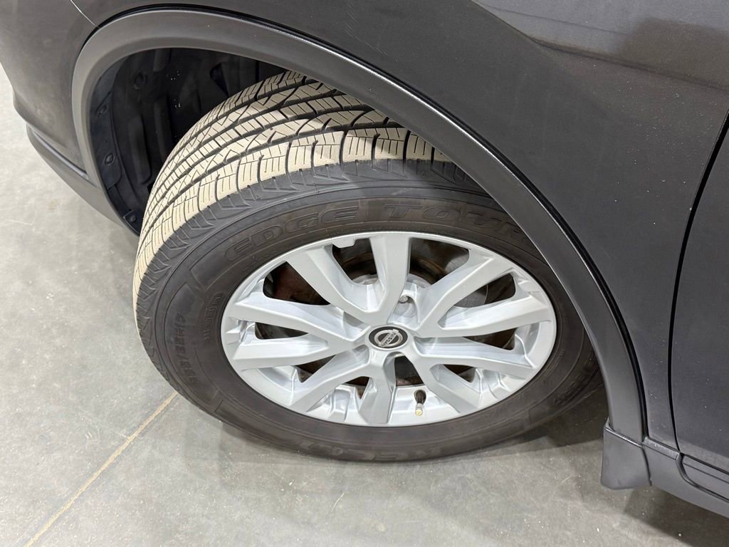 Used 2019 Nissan Rogue SV image 71