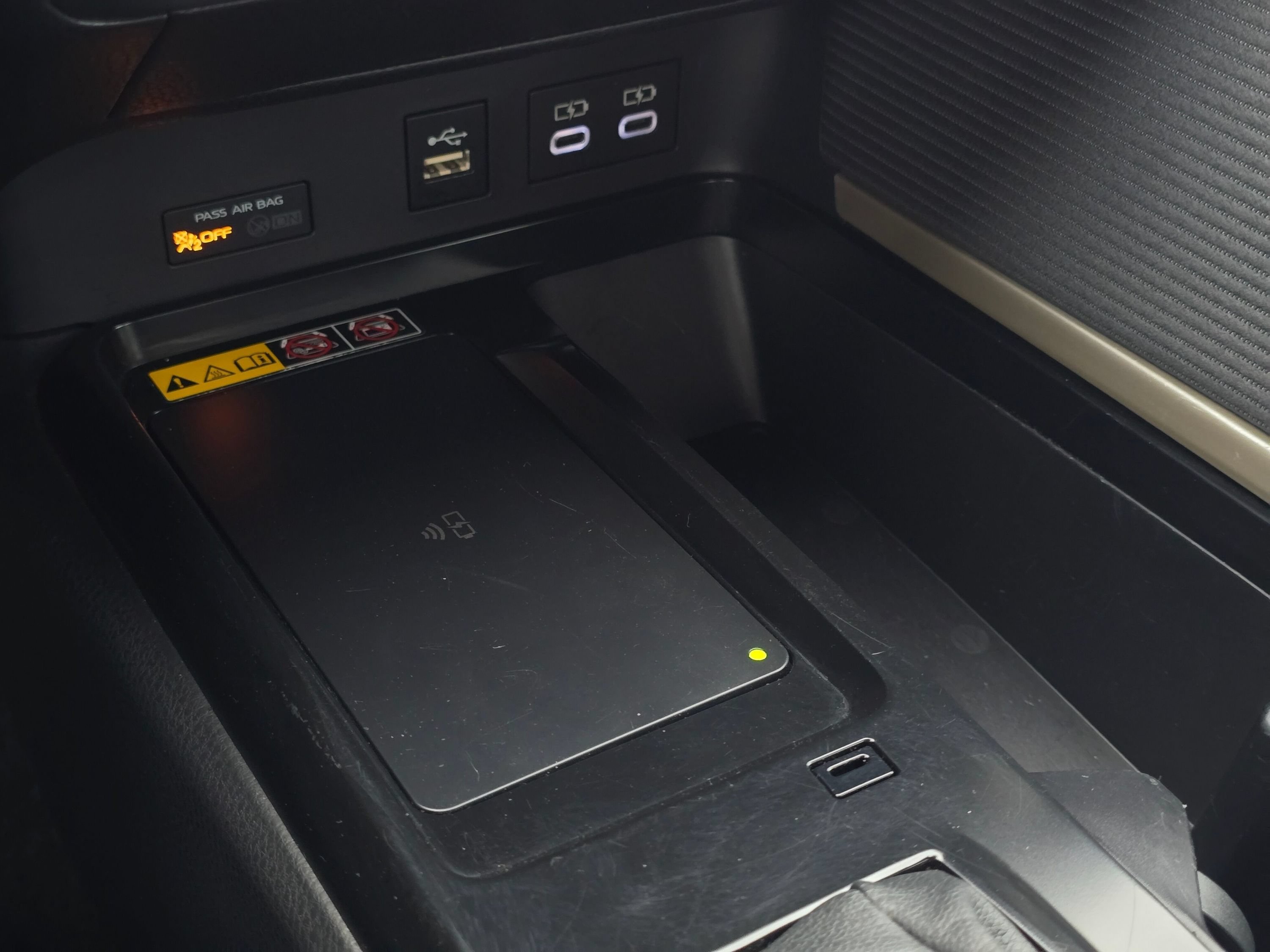 Used 2025 Toyota Camry SE FWD image 40