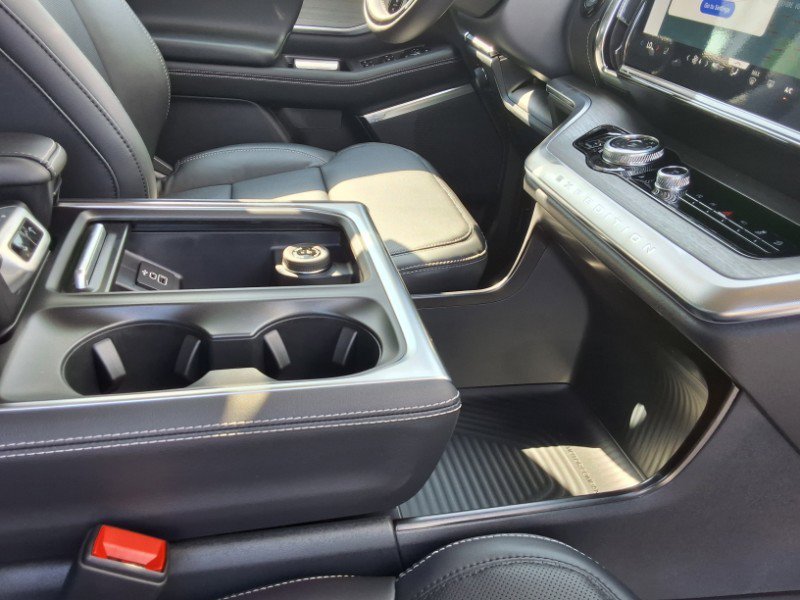 New 2025 Ford Expedition Platinum image 22