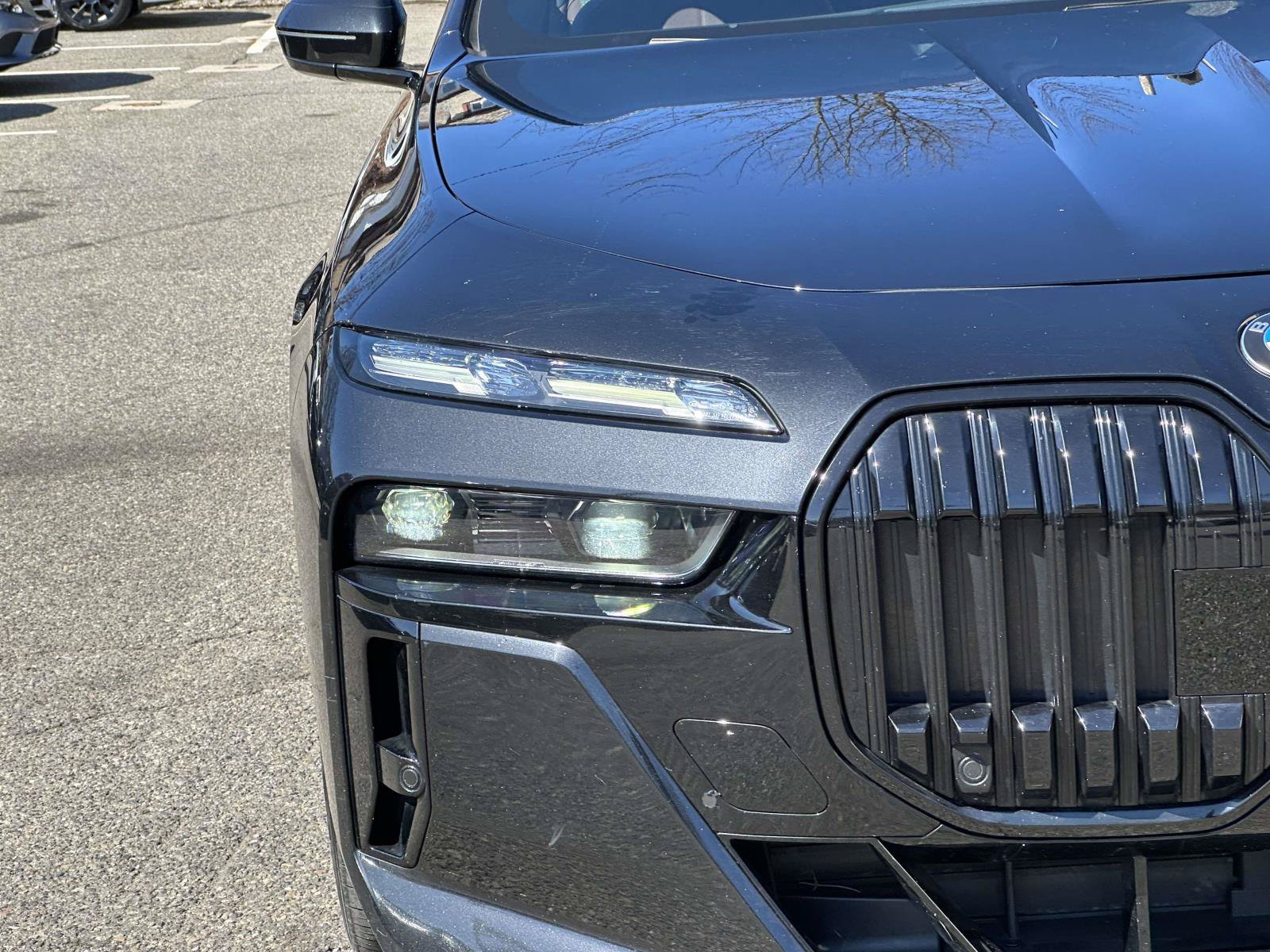 Used 2023 BMW 760i xDrive w/ Executive Package AWD/4WD image 9