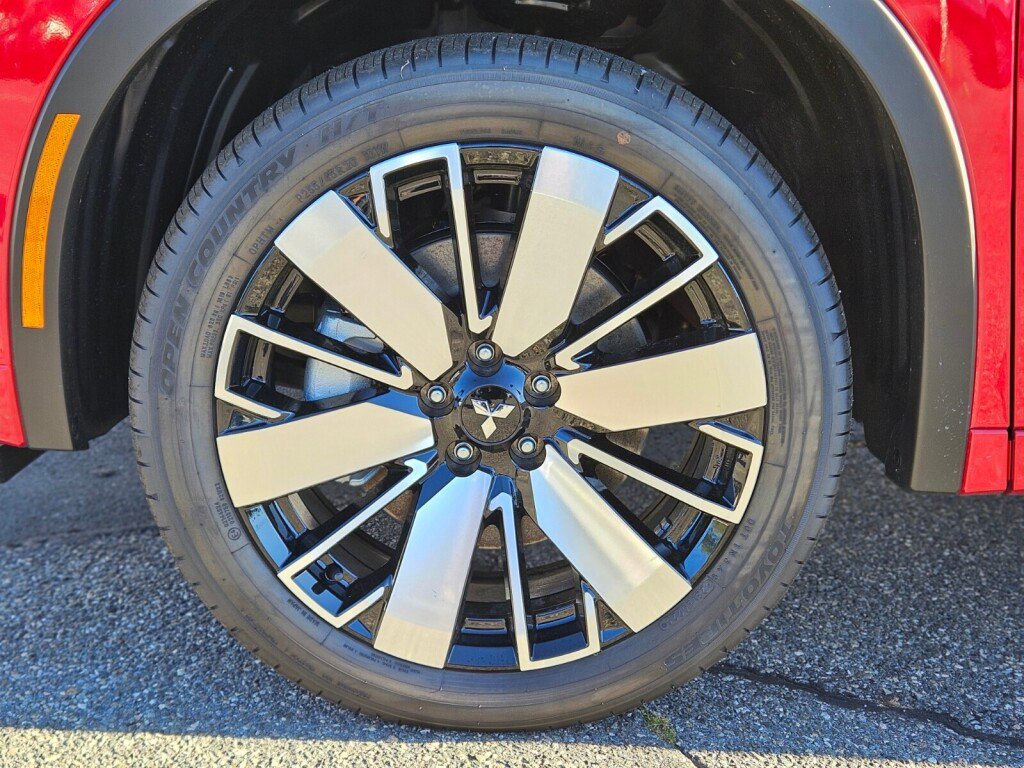 New 2025 Mitsubishi Outlander SEL image 28