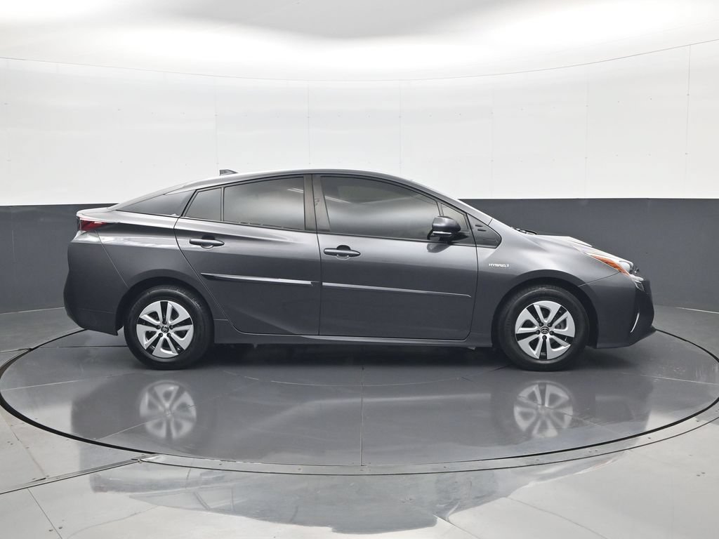 Used 2017 Toyota Prius Two FWD image 5