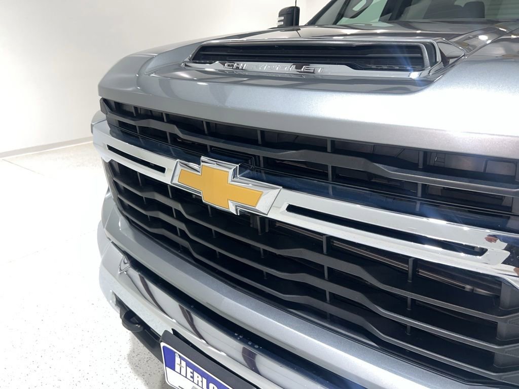 Used 2025 Chevrolet Silverado 2500 LT w/ Convenience Package AWD/4WD image 26