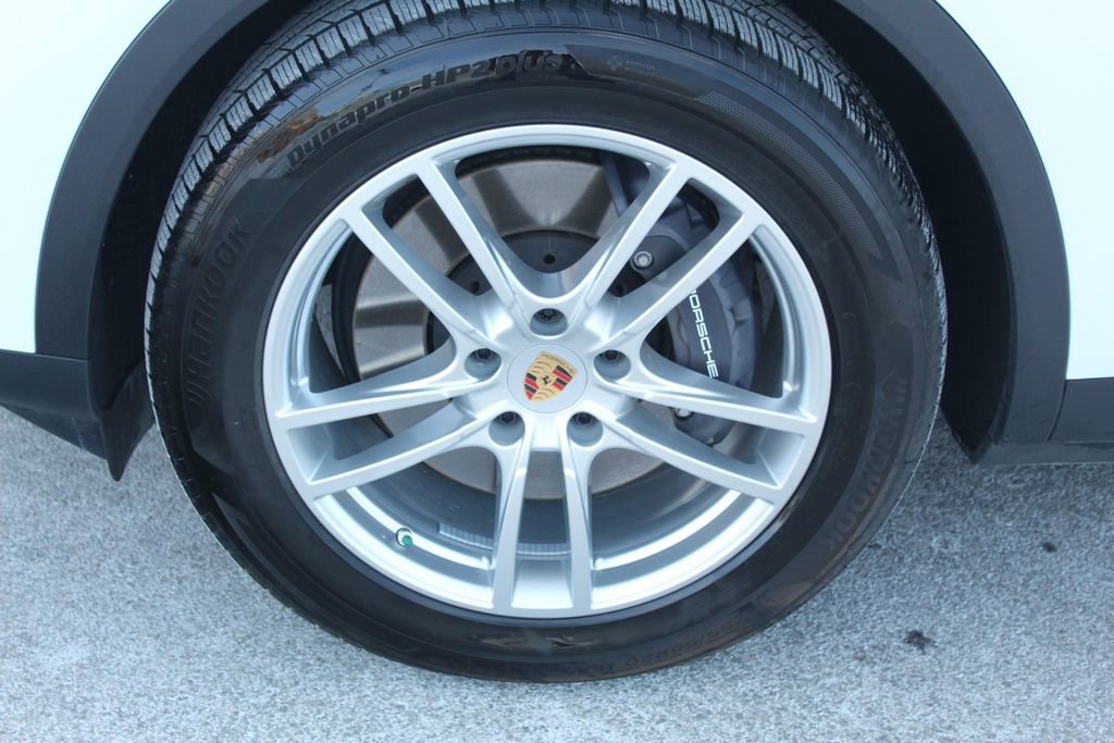 Certified 2025 Porsche Cayenne image 15