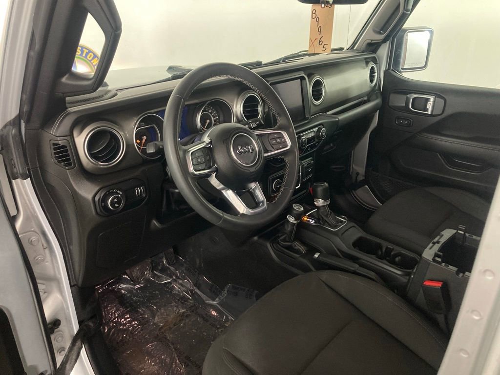 Used 2023 Jeep Gladiator Overland image 12
