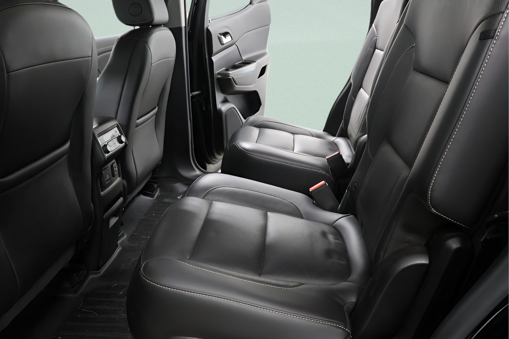 Used 2019 GMC Acadia SLT w/ LPO, Floor Liner Package FWD image 24