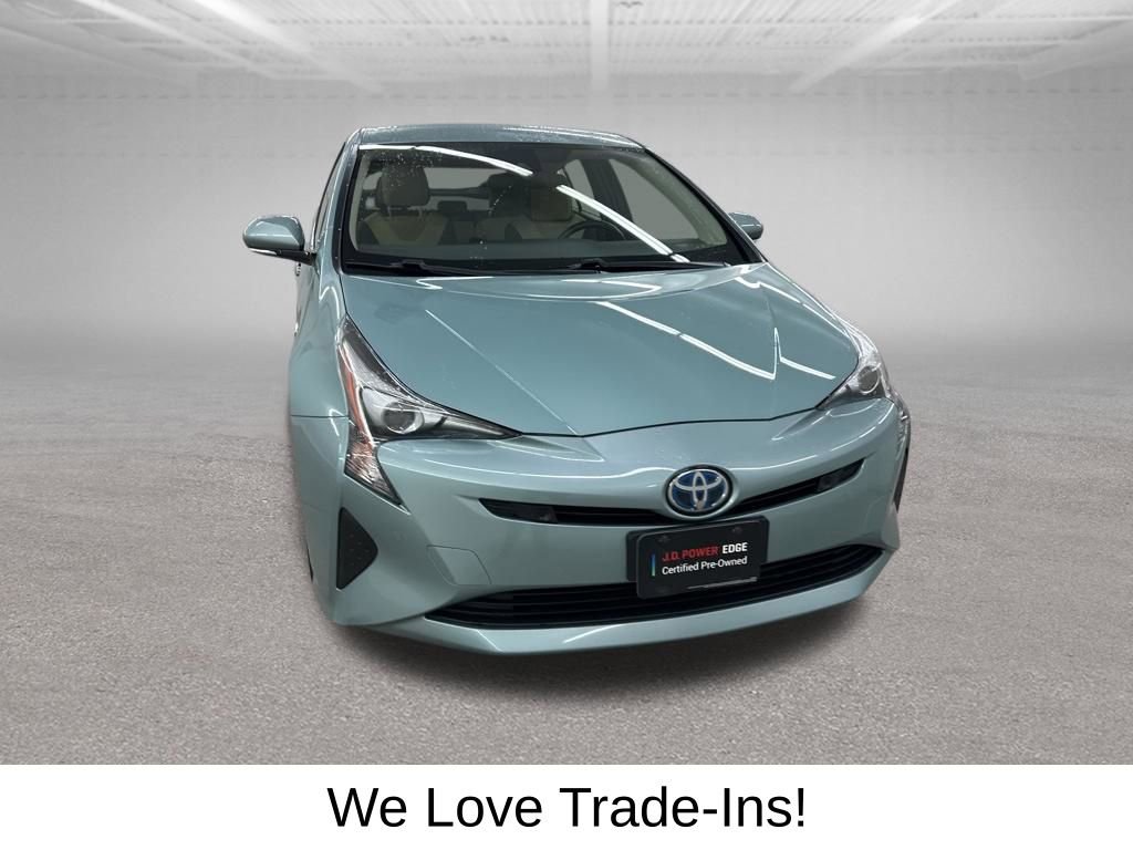 Used 2017 Toyota Prius Three image 3
