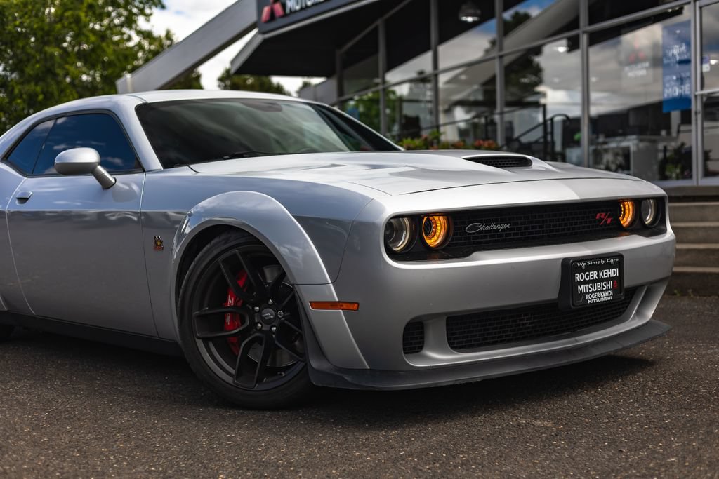 Used 2022 Dodge Challenger R/T Scat Pack RWD image 3