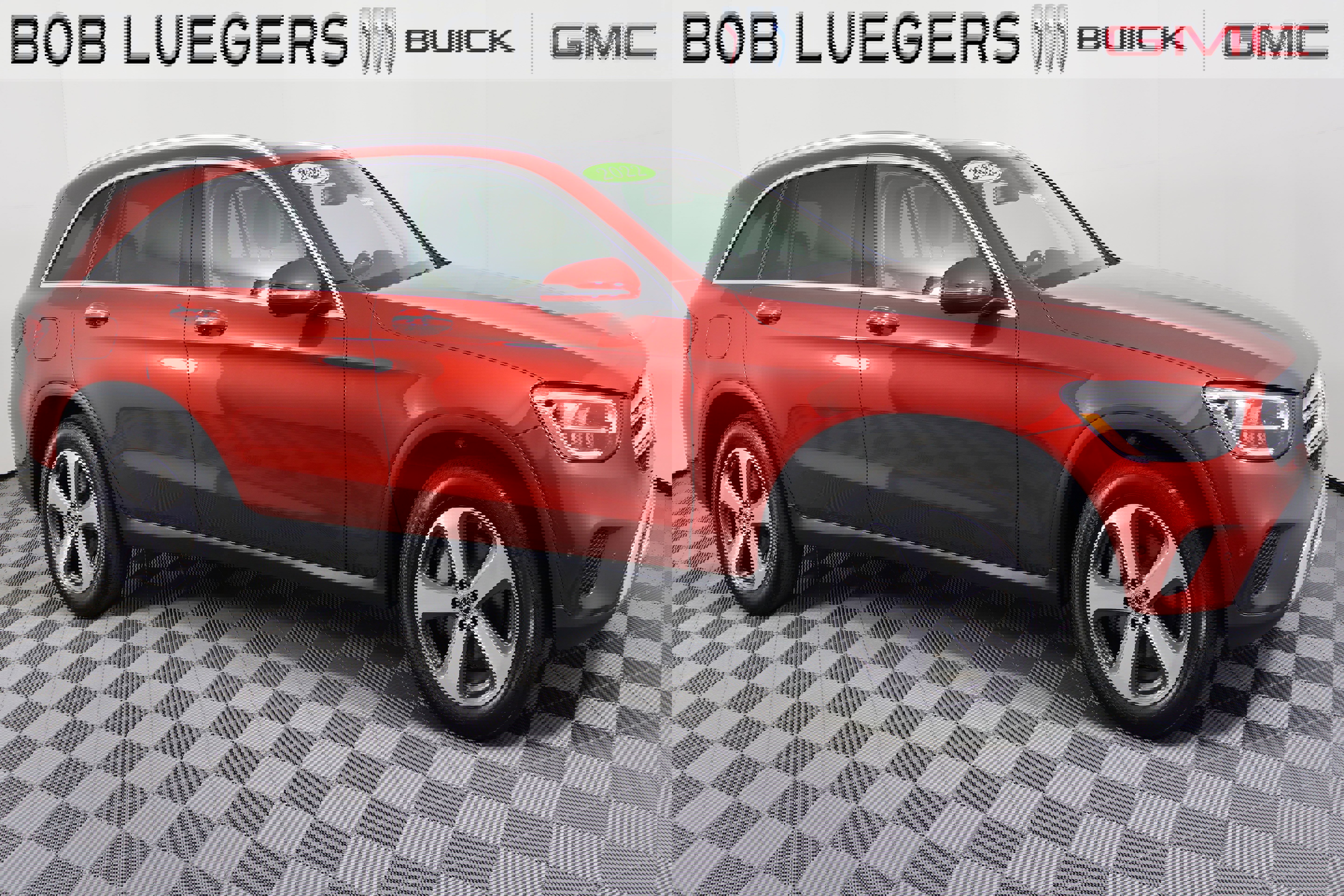 Used 2022 Mercedes-Benz GLC 300 4MATIC SUV image 2