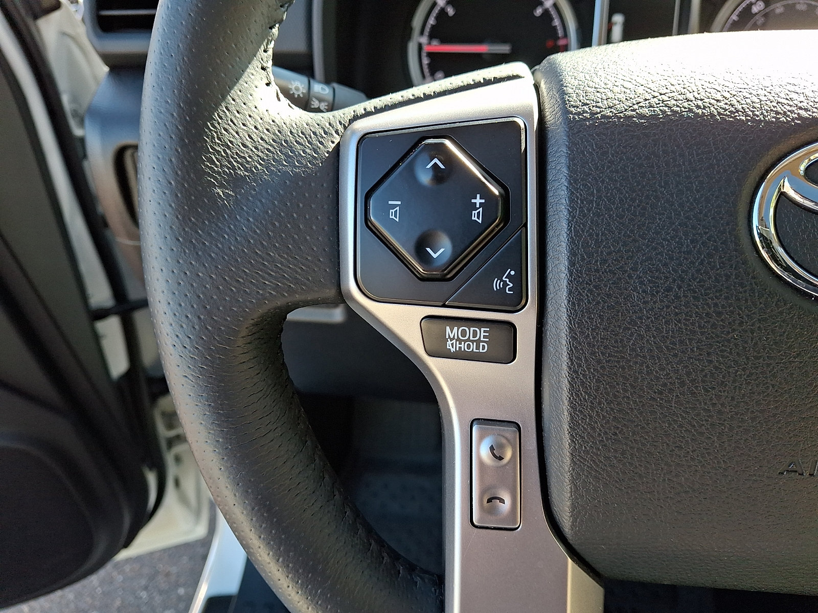 Used 2021 Toyota 4Runner Limited AWD/4WD image 22